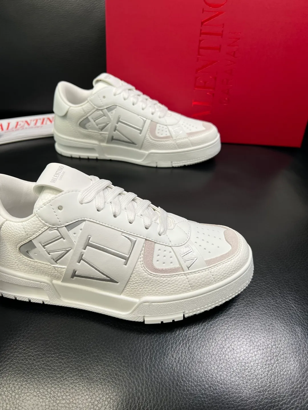 Men's shoes 💰660 VALENTINO High quality top craftsmanship Valentino, sports sneakers counter synchronization, uppers imported from Italy, high-quality splicing colorful complex crafts, imported cowhide lining soft and comfortable, soles: original soles specially provided by the original factory, T men's shoes 💰U exclusive movable molded soles super comfortable, original factory and single goods, welcome to compare, couple size 39-44 (customized 45)